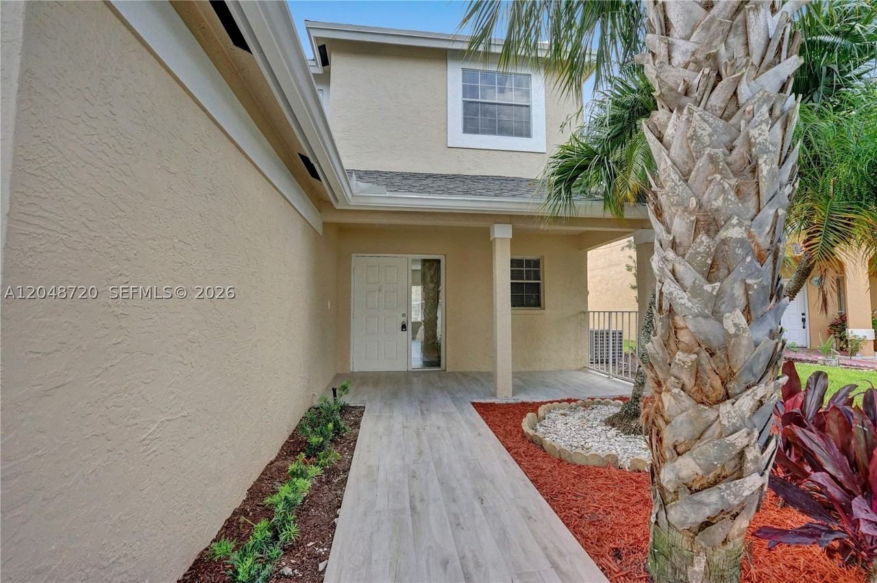 1224 Sussex St - Photo 3 of 50