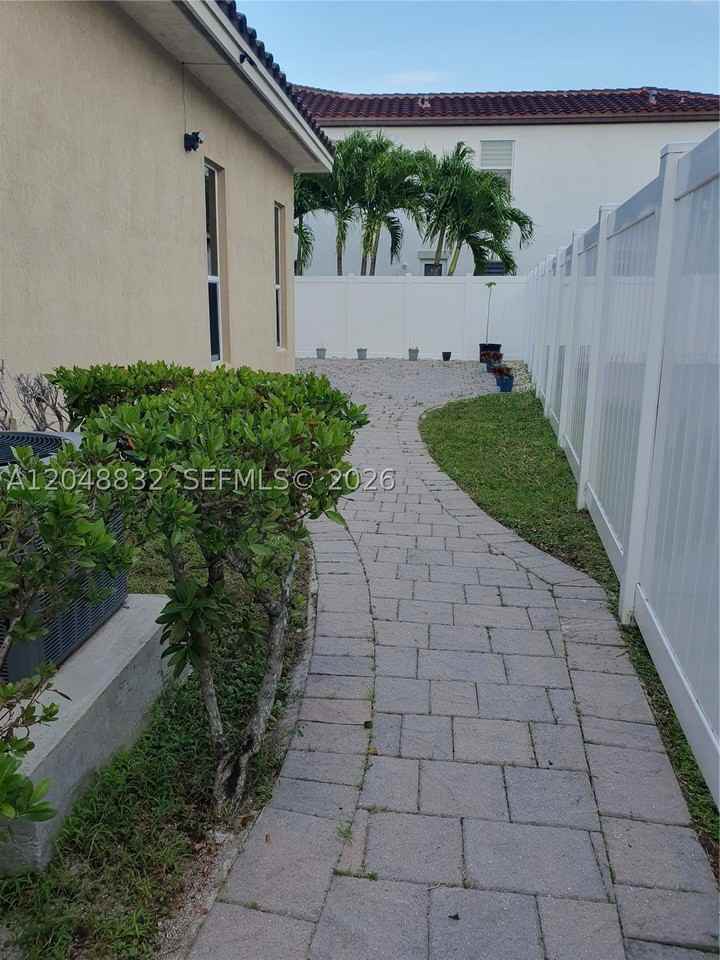 9171 Sw 169th Pl #0 - Photo 7 of 15