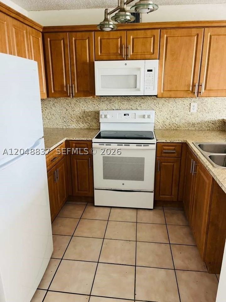 8075 Nw 7th St #520 - Photo 3 of 8