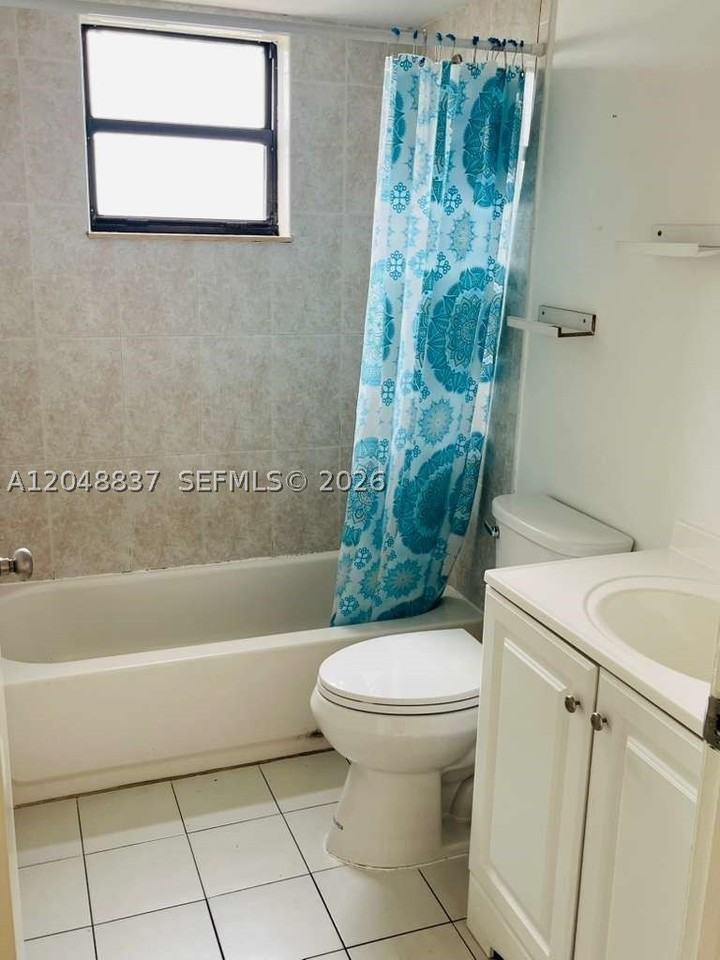 8075 Nw 7th St #520 - Photo 5 of 8
