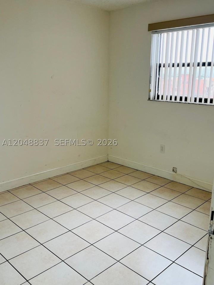8075 Nw 7th St #520 - Photo 6 of 8
