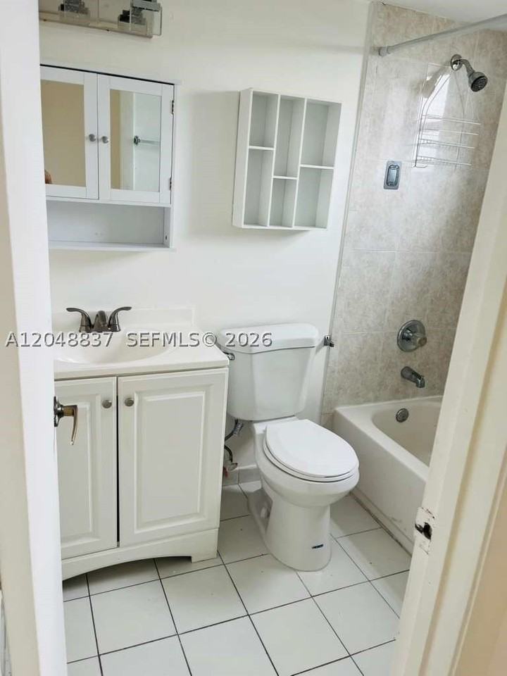 8075 Nw 7th St #520 - Photo 7 of 8