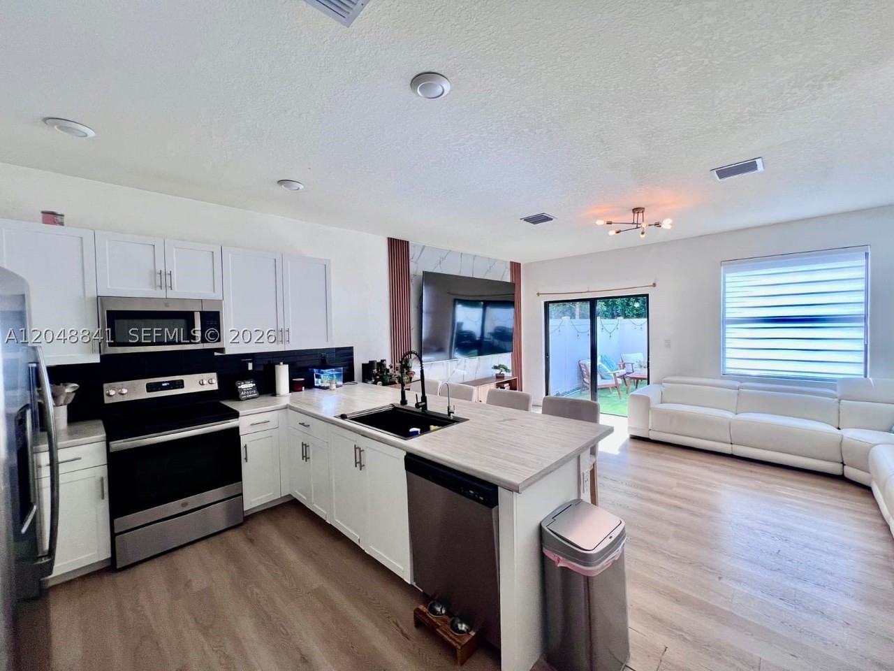 10939 W 32nd Ln - Photo 6 of 24