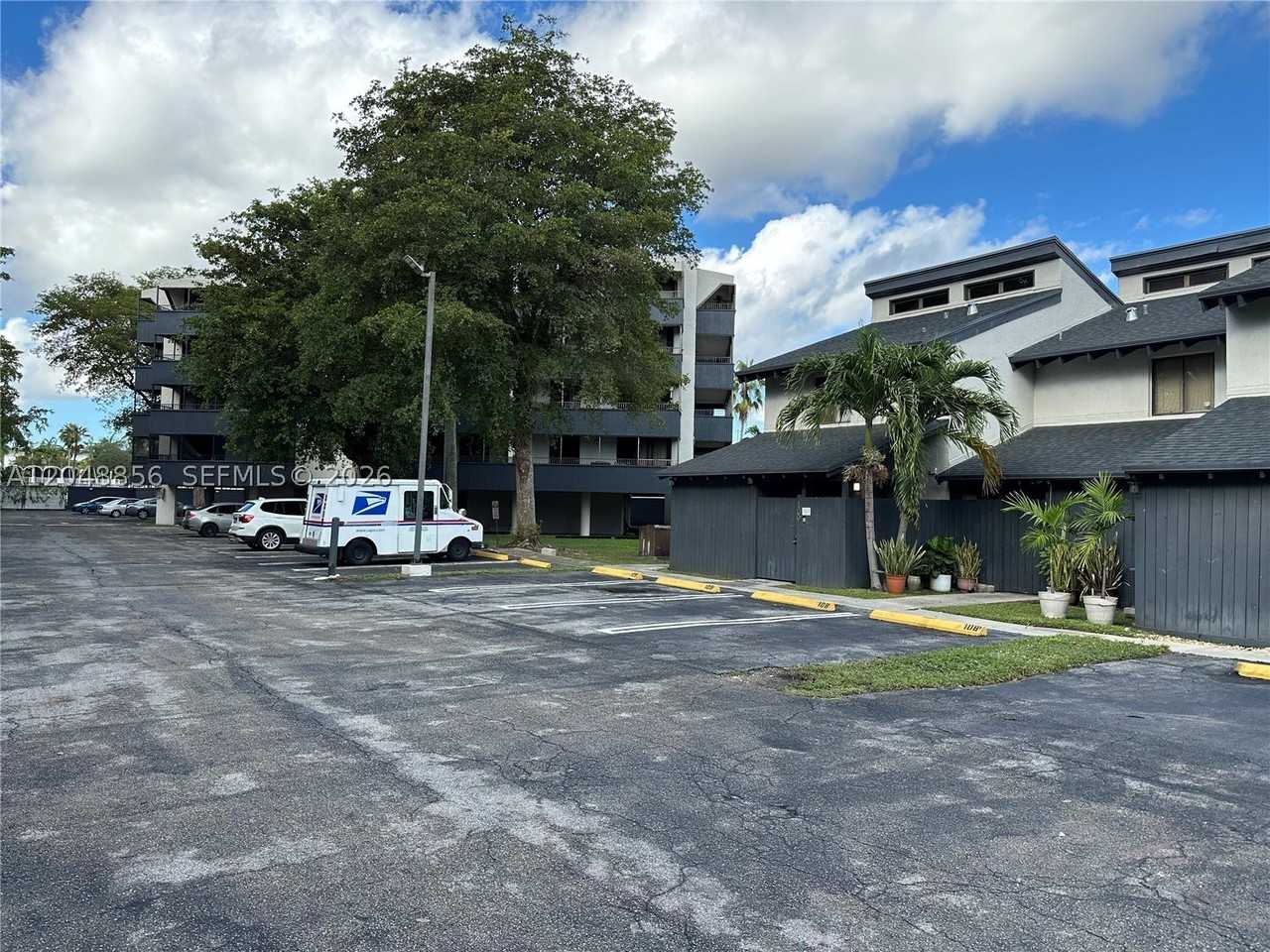16220 Nw 2nd Ave #412