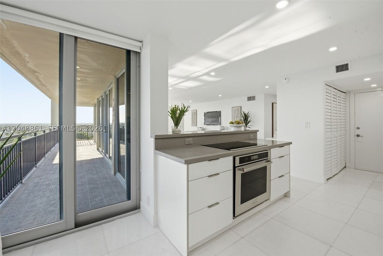 1180 S Ocean Blvd #12F - Photo 7 of 28