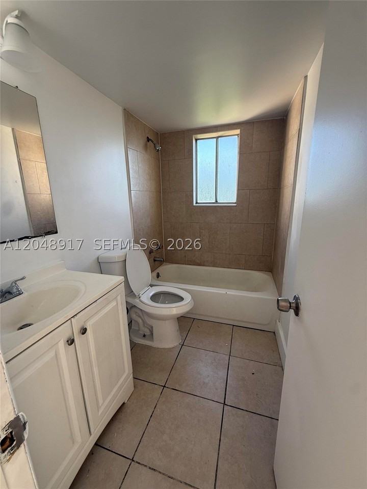 2830 Somerset Dr #402N - Photo 6 of 7
