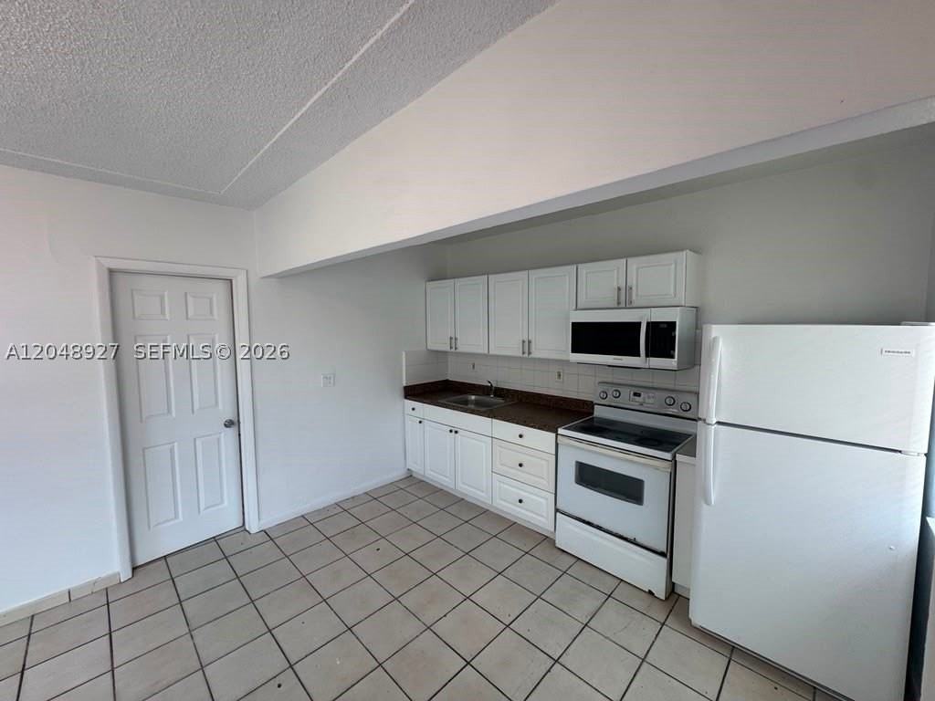 1236 Nw 33rd Ave #1 - Photo 5 of 19