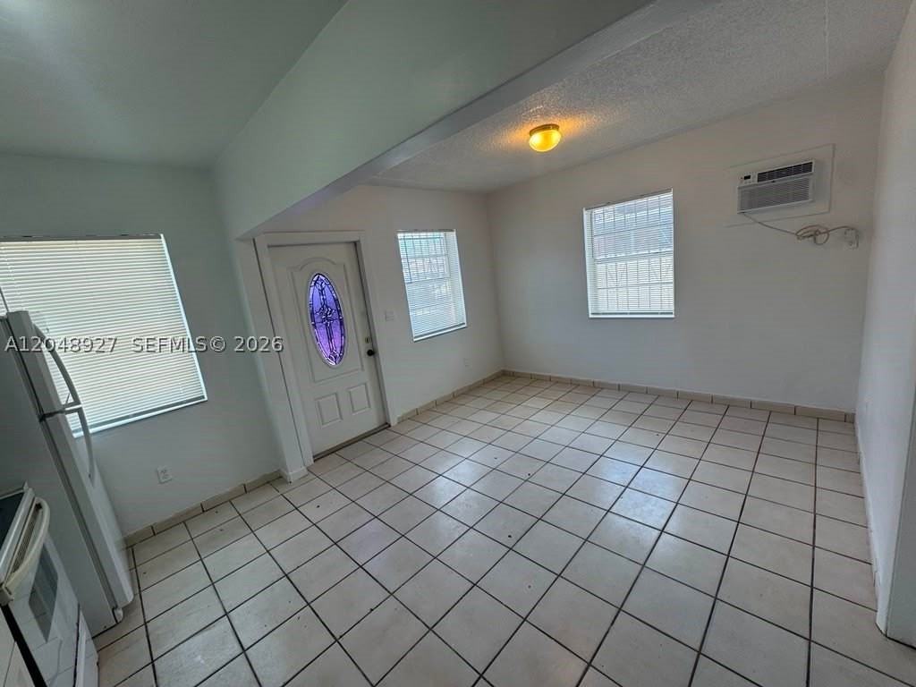 1236 Nw 33rd Ave #1 - Photo 6 of 19