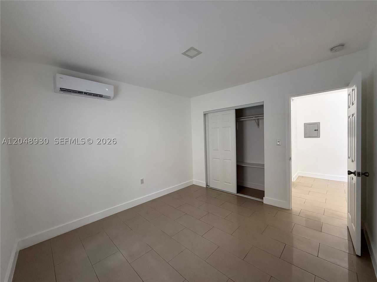 242 Ne 55th Ter #2 - Photo 5 of 7