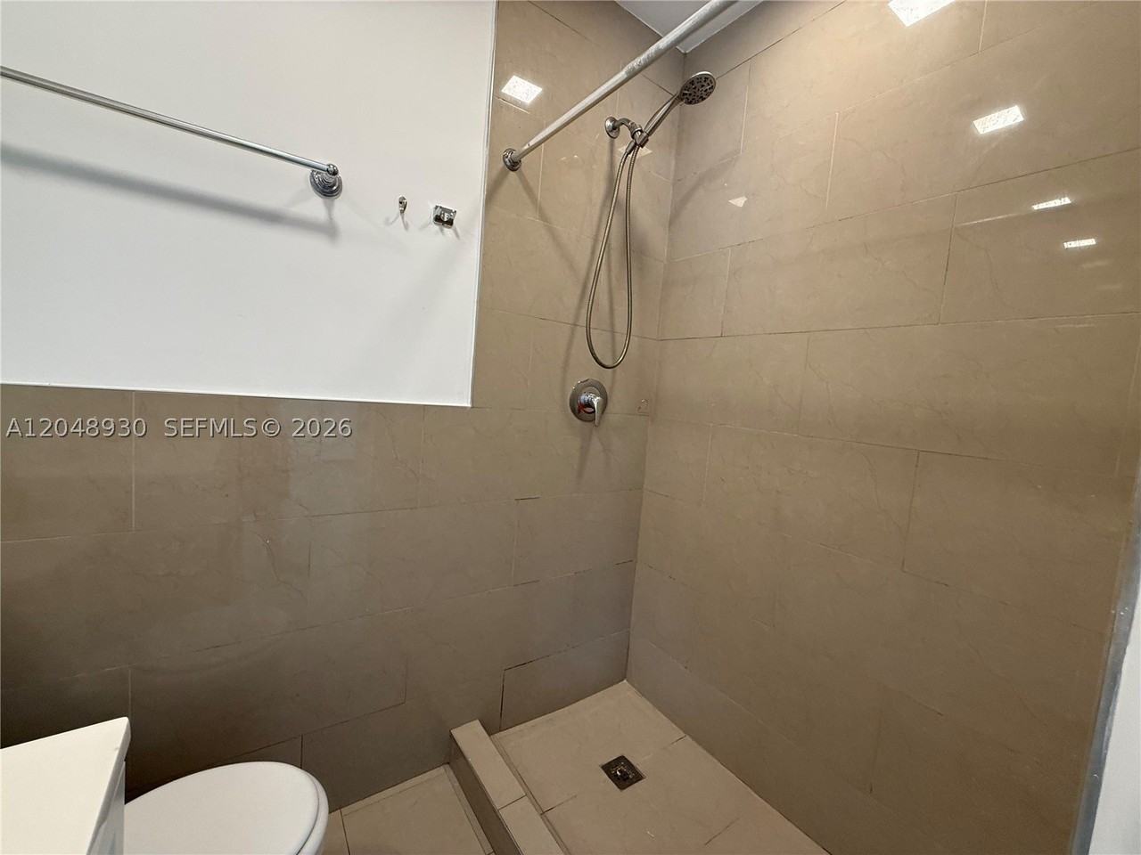 242 Ne 55th Ter #2 - Photo 7 of 7