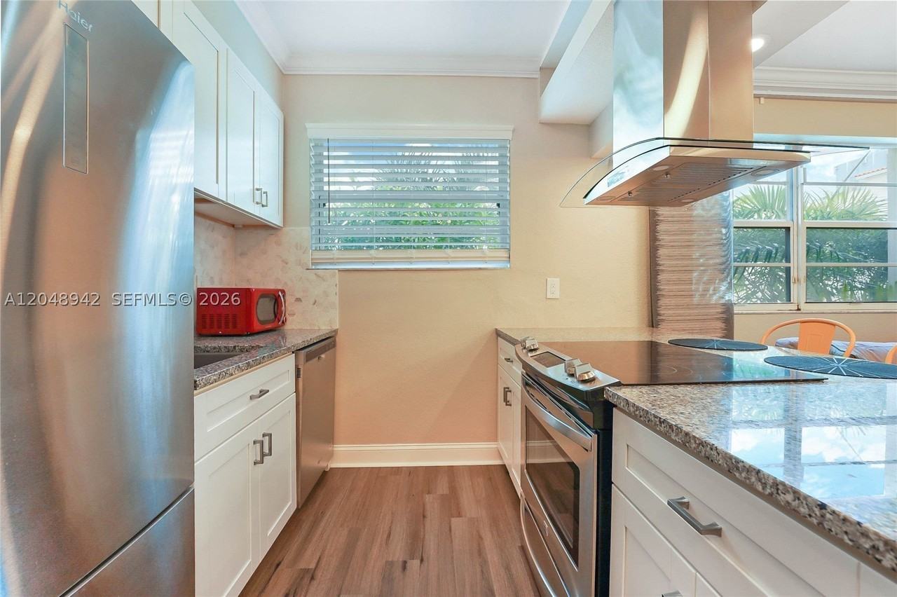 359 Meridian Ave #A104 - Photo 6 of 12