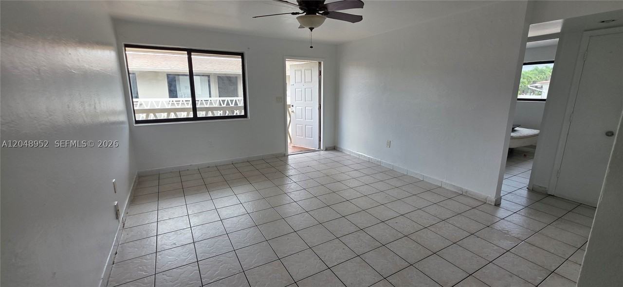 654 W 29th St #4 - Photo 6 of 26