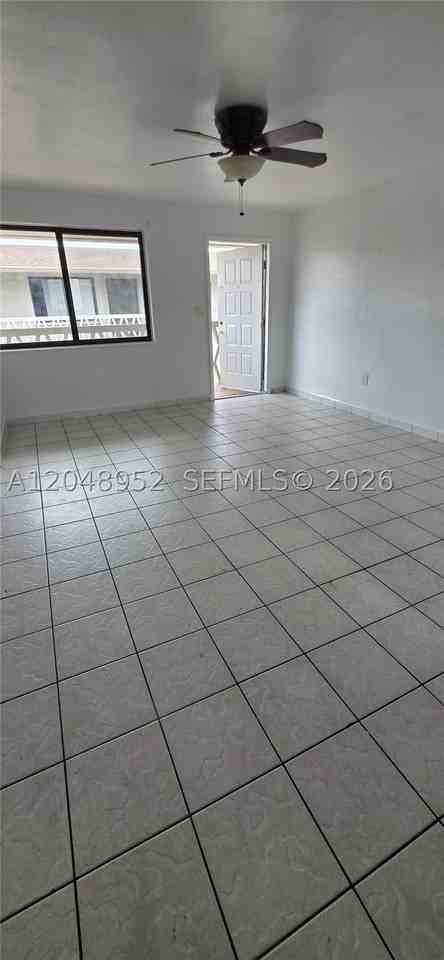654 W 29th St #4 - Photo 7 of 26
