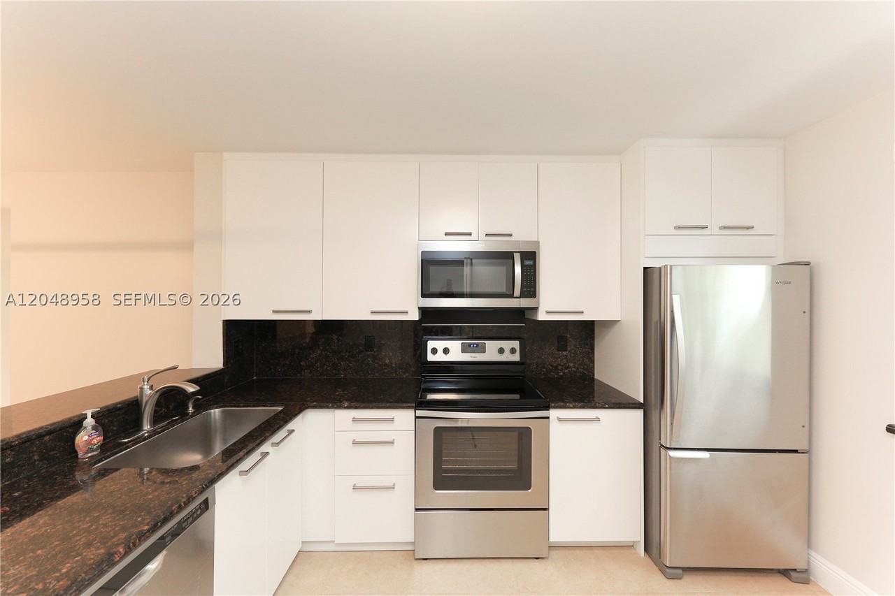 10125 W Sunrise Blvd #101 - Photo 3 of 29