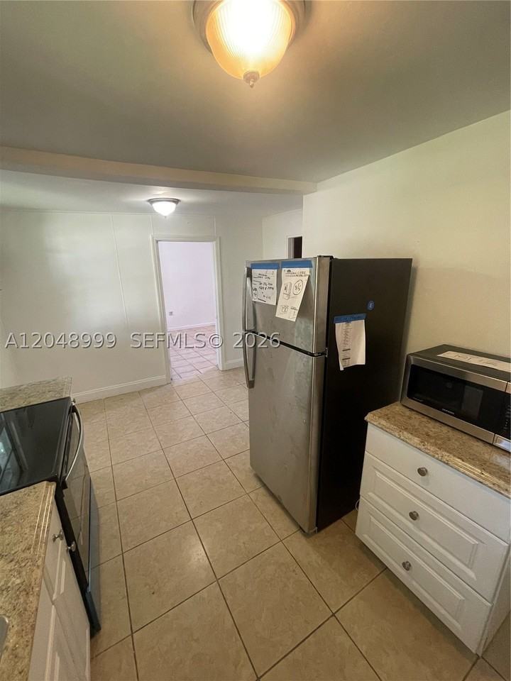 453 Sw 19th Rd #REAR - Photo 3 of 6