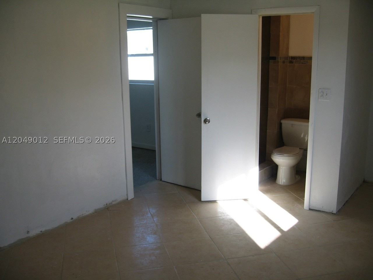 136 Nw 14th Way - Photo 4 of 6