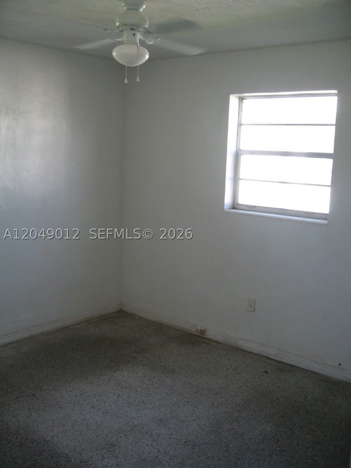 136 Nw 14th Way - Photo 5 of 6