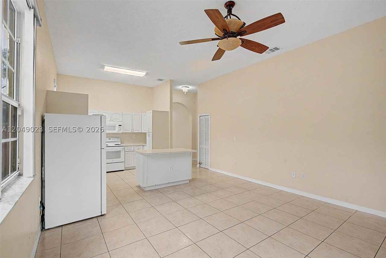 15339 Sw 32nd Ter #0 - Photo 5 of 30