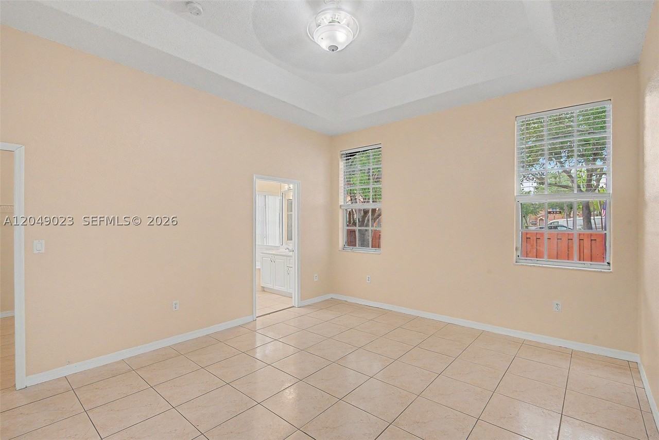 15339 Sw 32nd Ter #0 - Photo 7 of 30