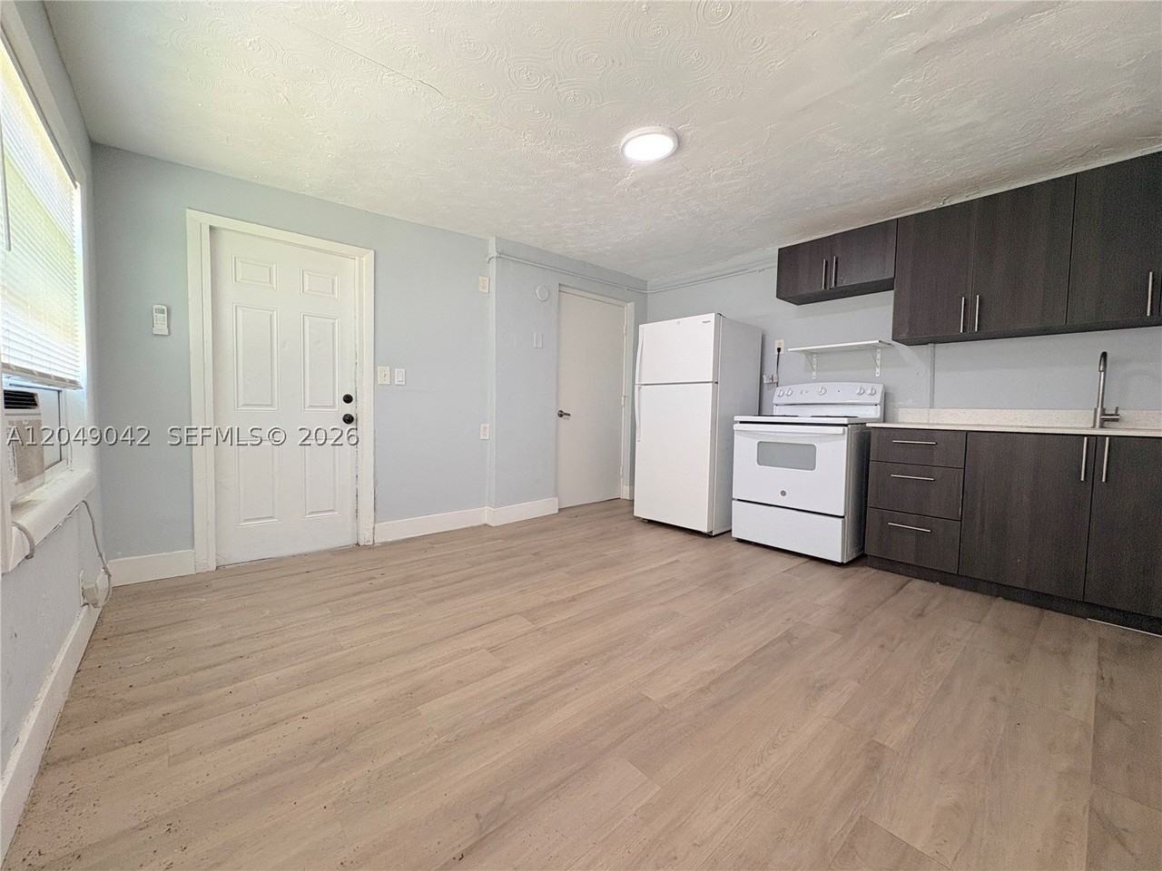 1825 Mckinley St #1-2 - Photo 2 of 8