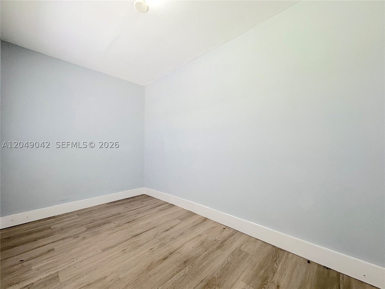 1825 Mckinley St #1-2 - Photo 5 of 8
