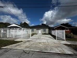 1717 Nw 70th St - Photo 2 of 10