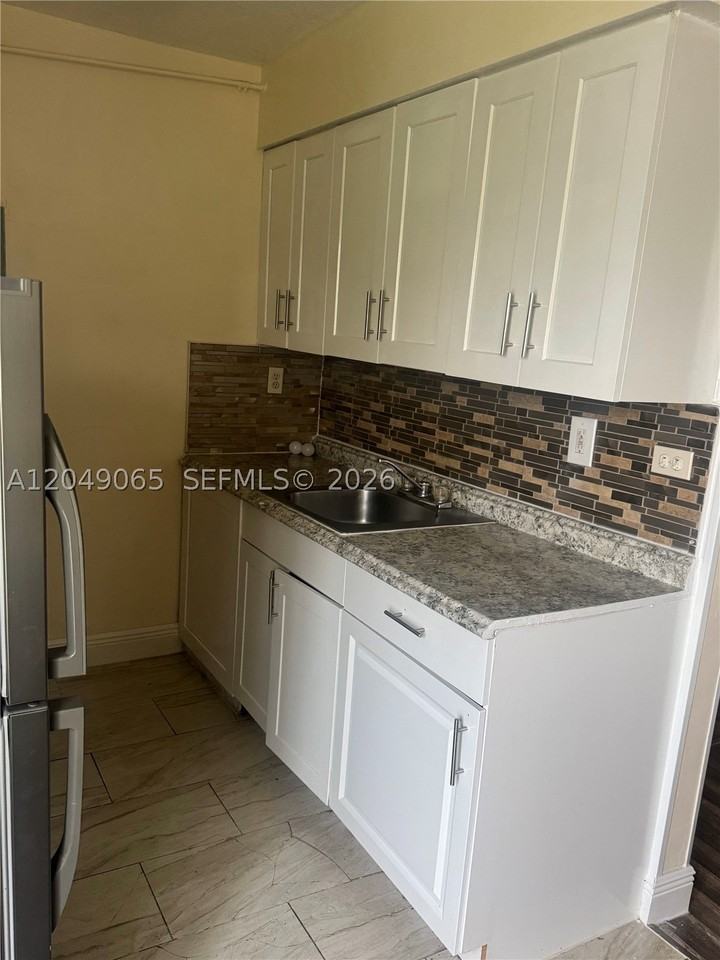7620 Kimberly Blvd #2D - Photo 2 of 7