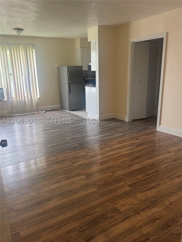 7620 Kimberly Blvd #2D - Photo 3 of 7