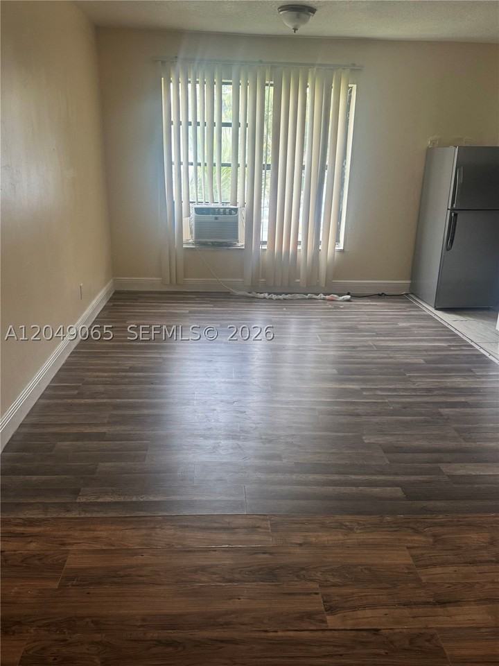7620 Kimberly Blvd #2D - Photo 4 of 7