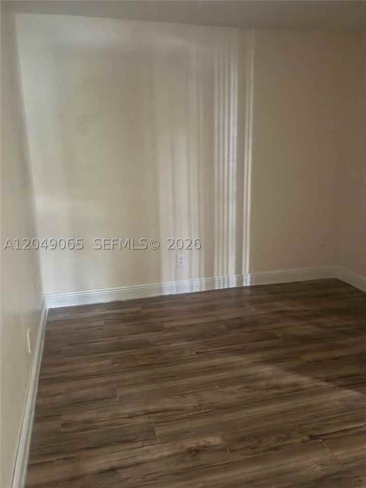 7620 Kimberly Blvd #2D - Photo 5 of 7