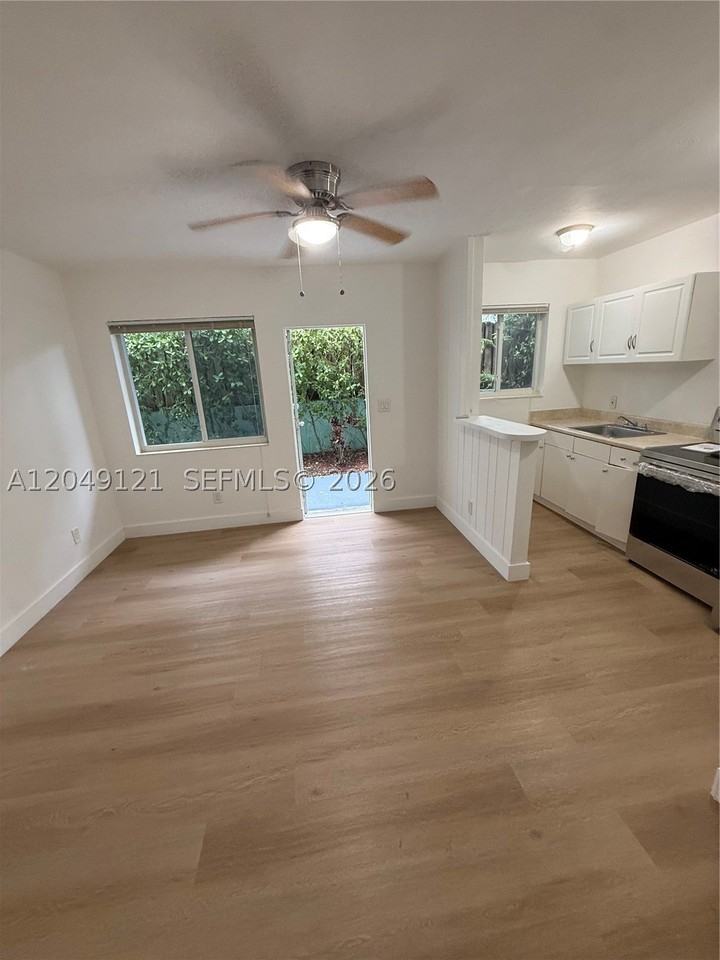 479 Sw 3rd St #3 - Photo 2 of 15