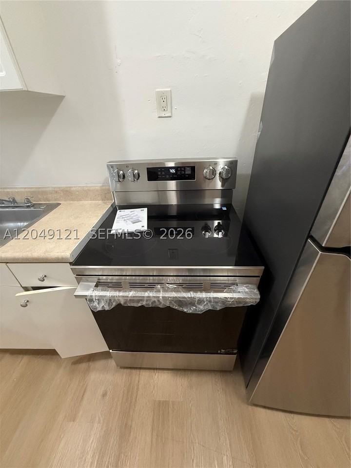 479 Sw 3rd St #3 - Photo 5 of 15