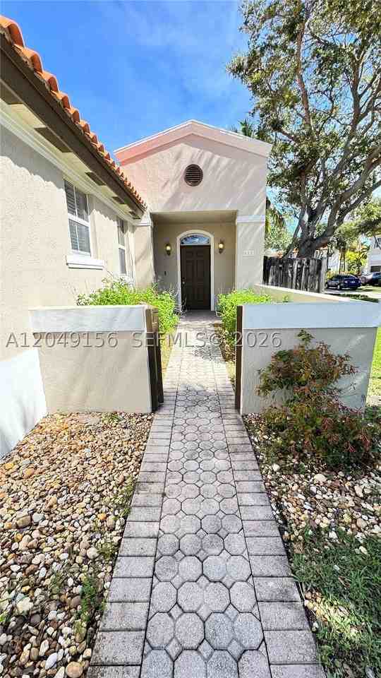 8337 Nw 142nd St #8337 - Photo 5 of 40
