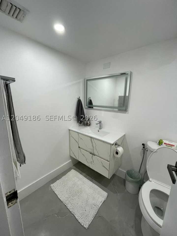 7601 E Treasure Dr #1017 - Photo 5 of 31