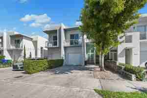 featured image of 3567 Sw 1st Ave #3567