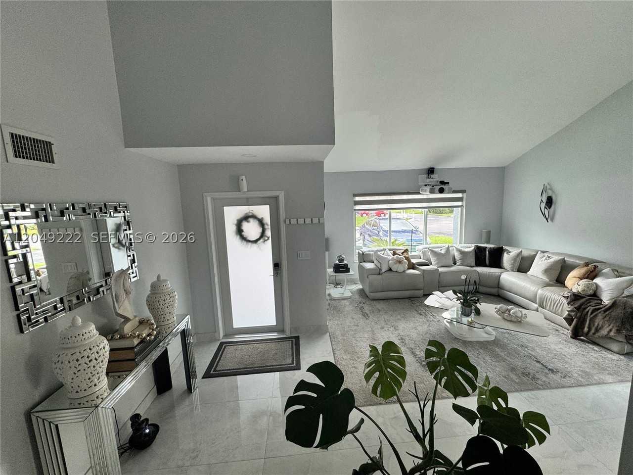 9368 Sw 146th Pl #0 - Photo 4 of 26
