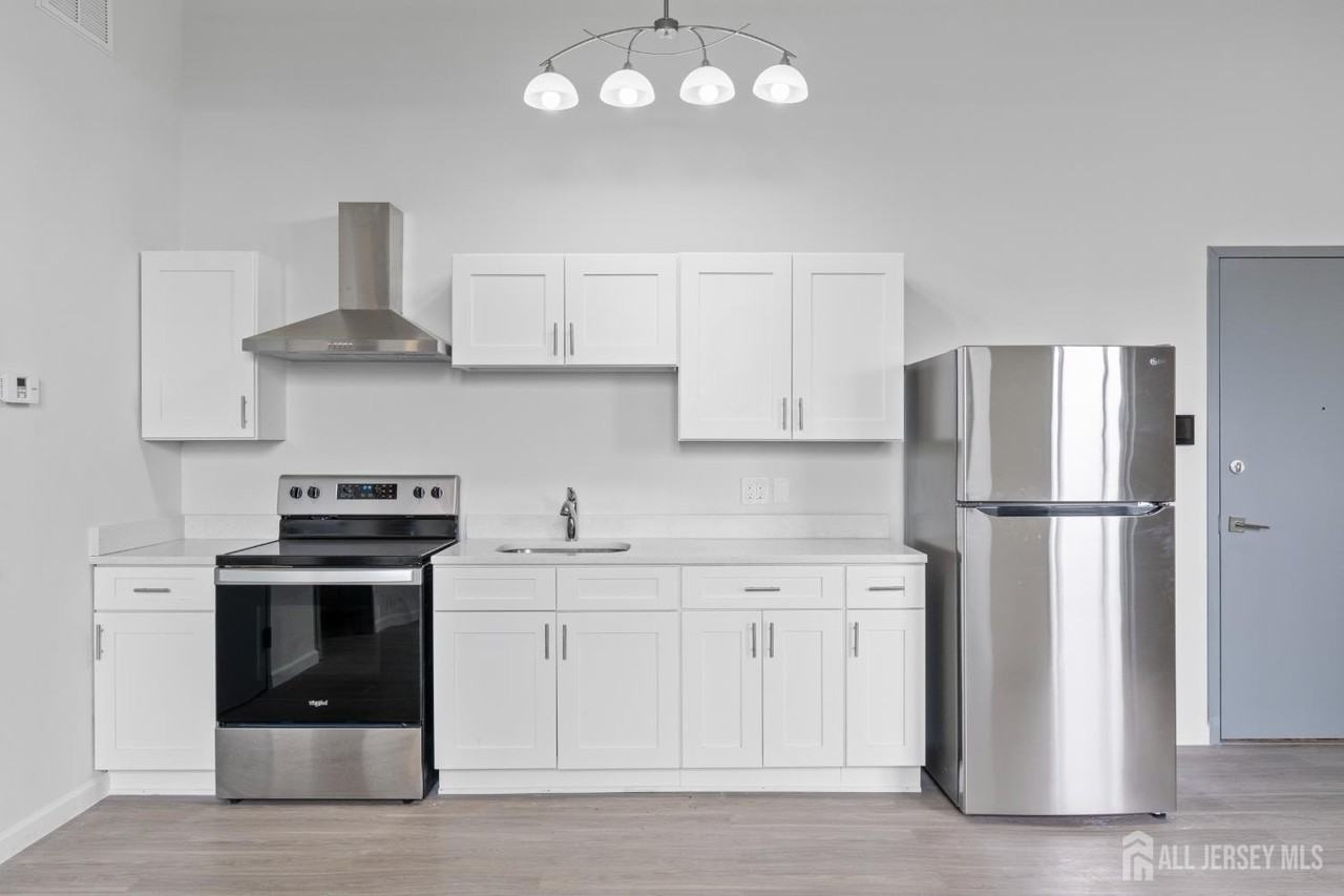 226 New Brunswick Ave #301 - Photo 4 of 17