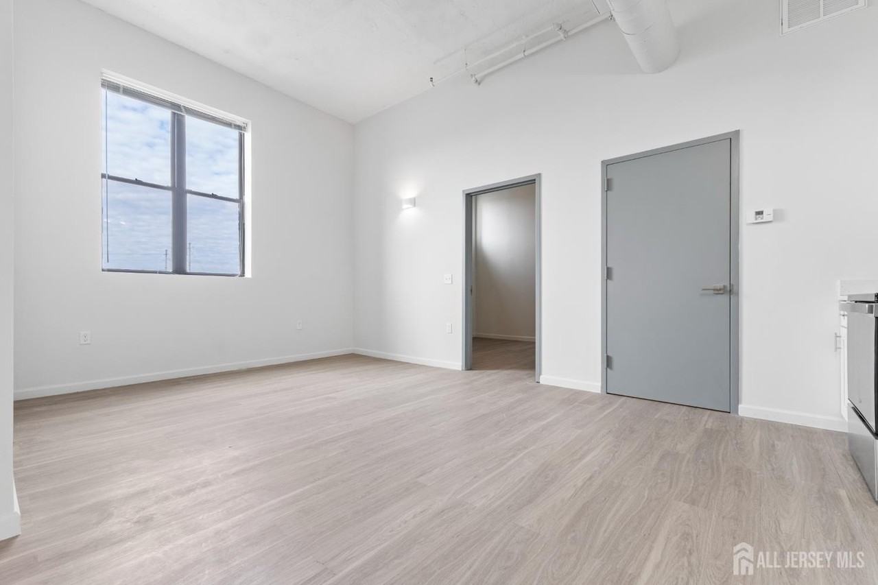226 New Brunswick Ave #301 - Photo 6 of 17