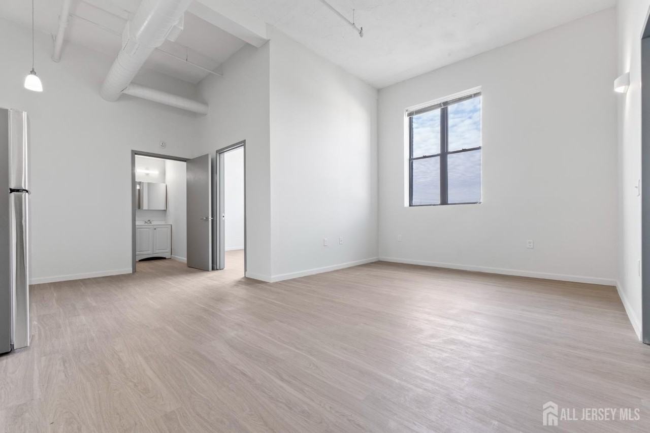 226 New Brunswick Ave #301 - Photo 7 of 17