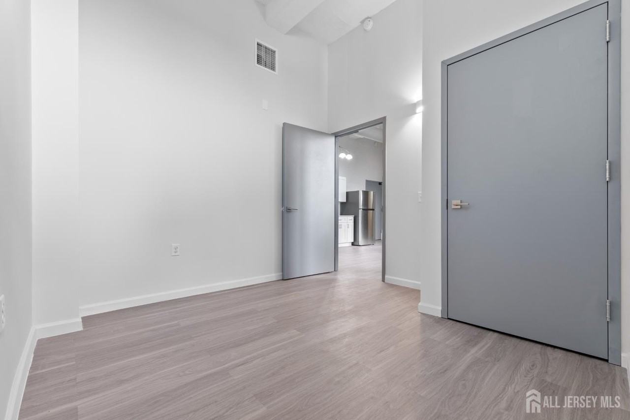 226 New Brunswick Ave #302 - Photo 2 of 17