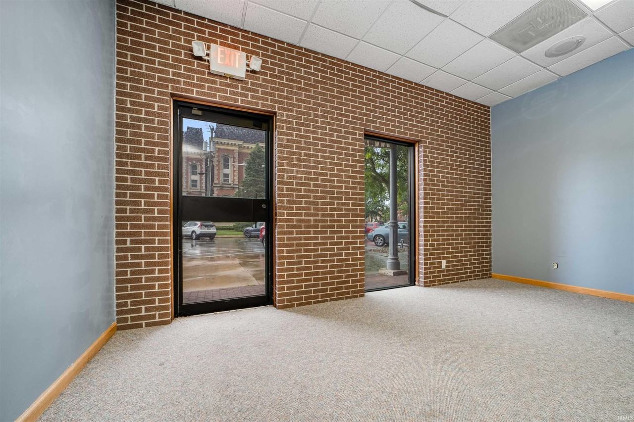108 S Meridian St - Photo 5 of 27