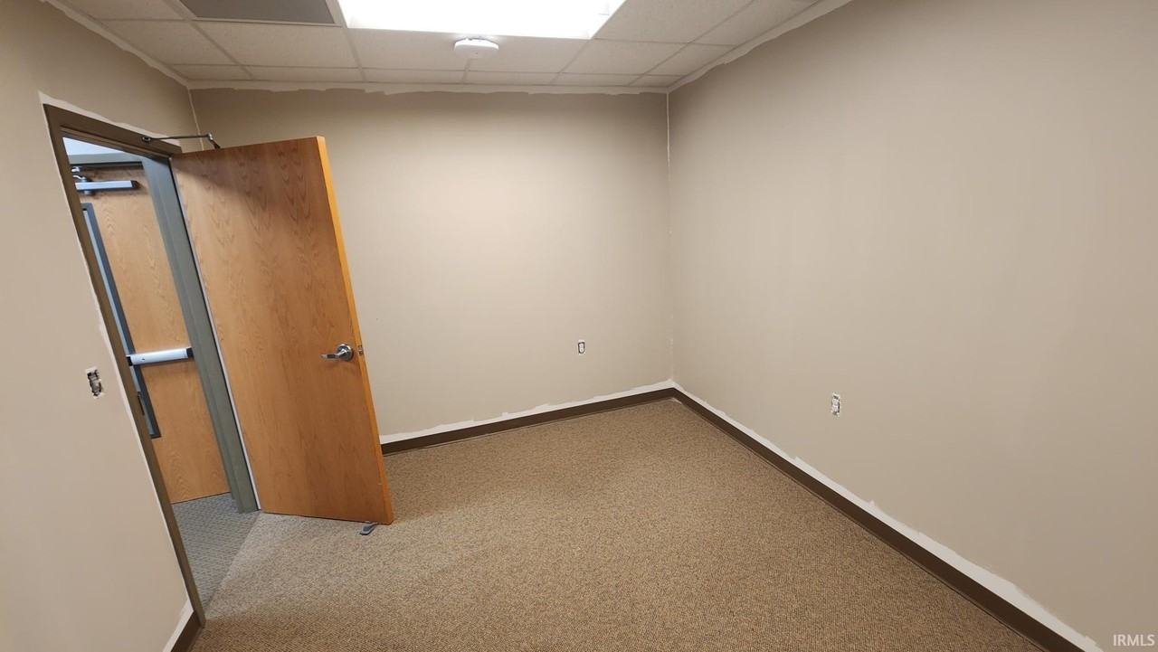 510 W Adams St - Photo 5 of 12
