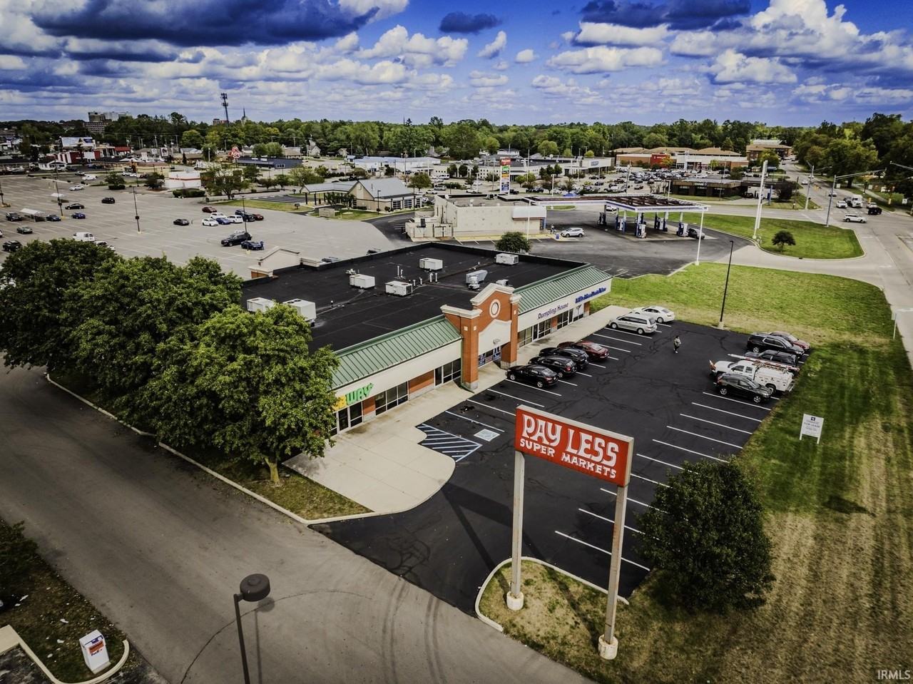 2902 W White River Blvd - Photo 4 of 23