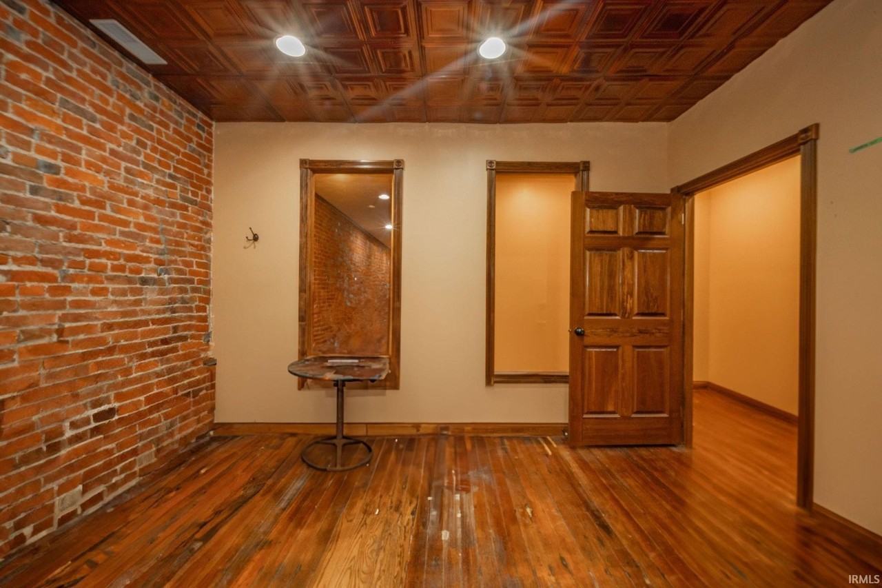 26 N Washington St - Photo 5 of 11