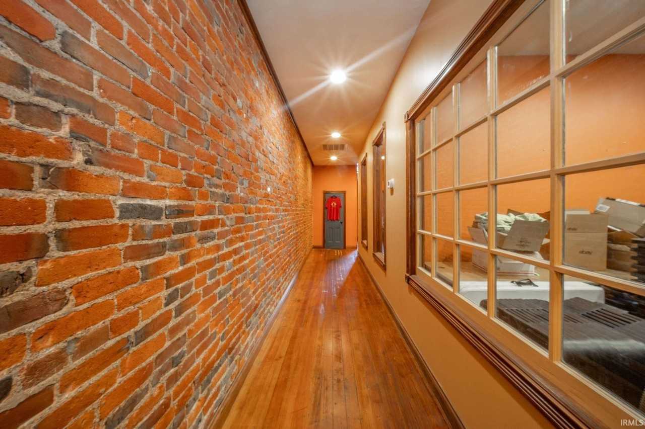26 N Washington St - Photo 6 of 11
