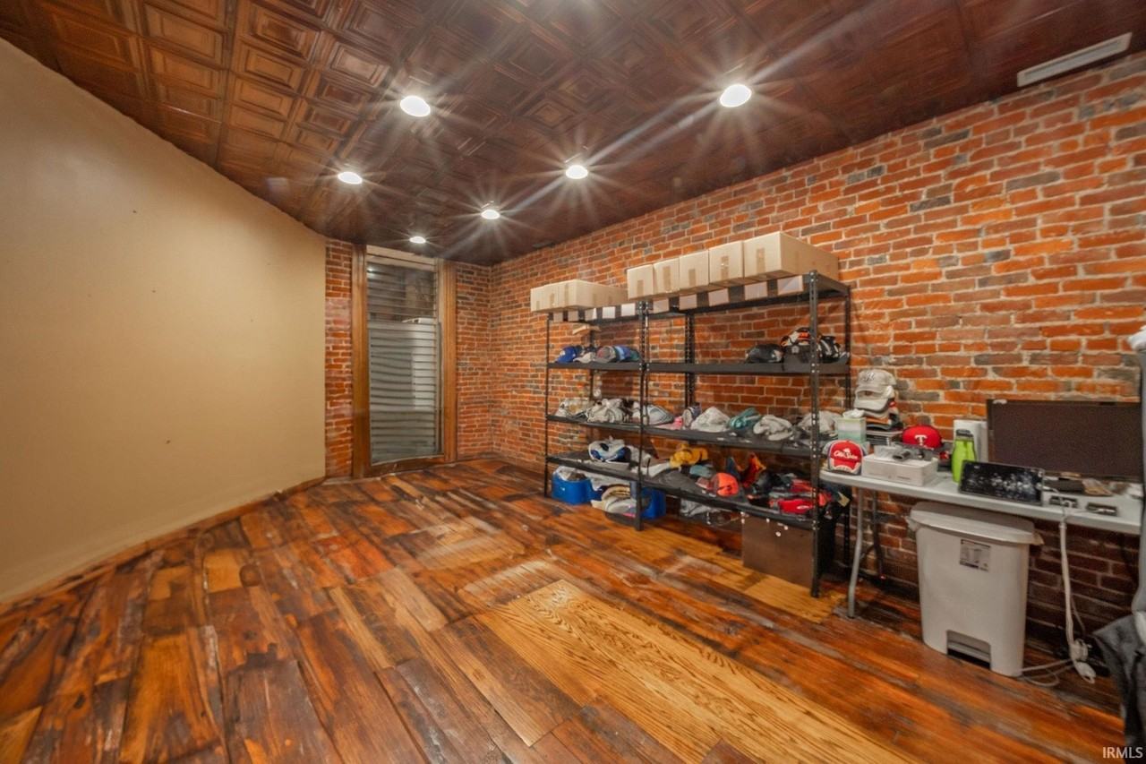 26 N Washington St - Photo 7 of 11