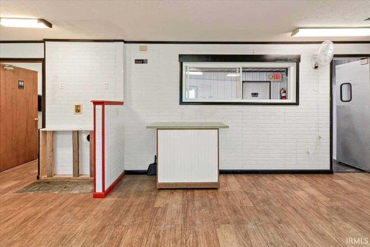 406 N Main St - Photo 7 of 23