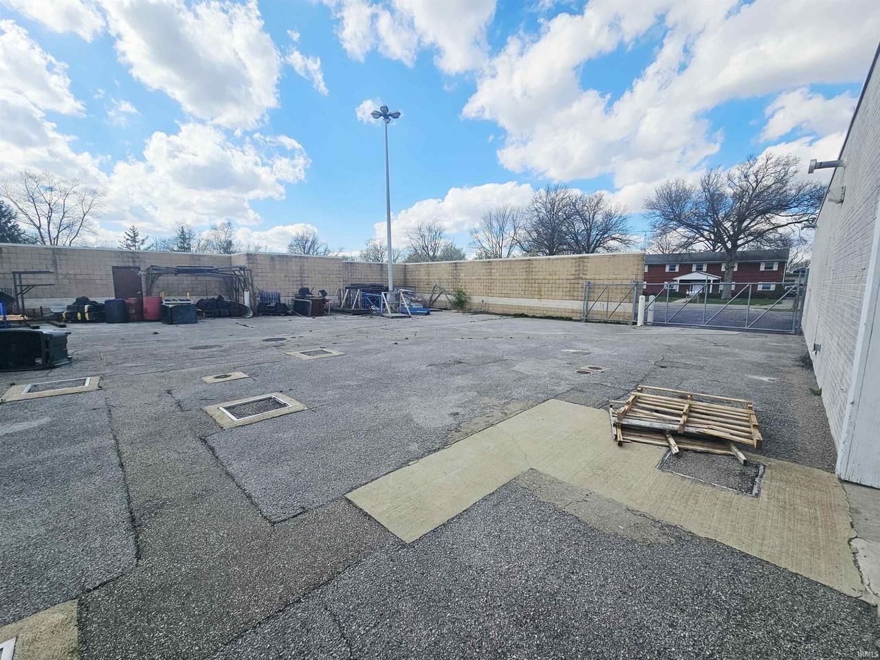 1803 W Purdue Ave - Photo 3 of 12