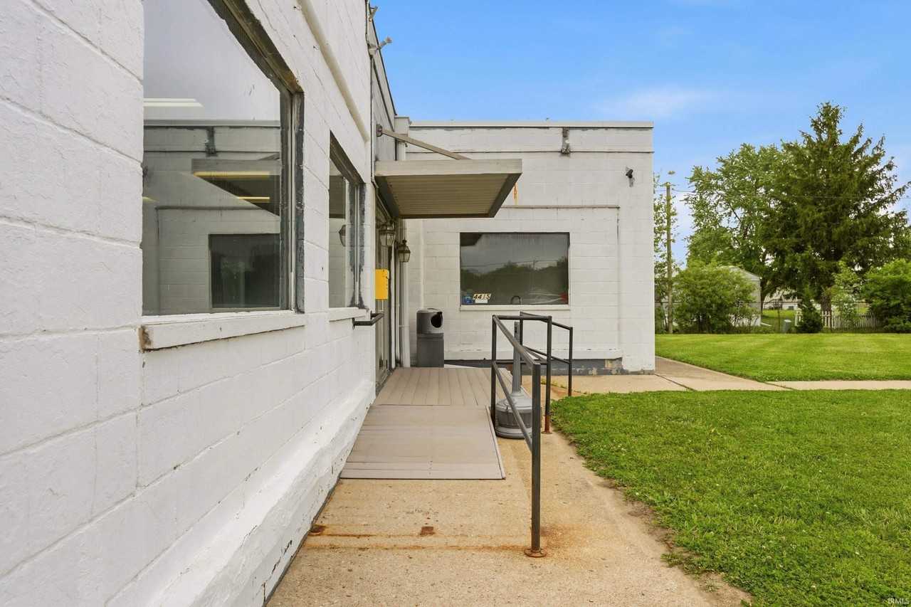 4415 N Broadway Ave - Photo 5 of 24