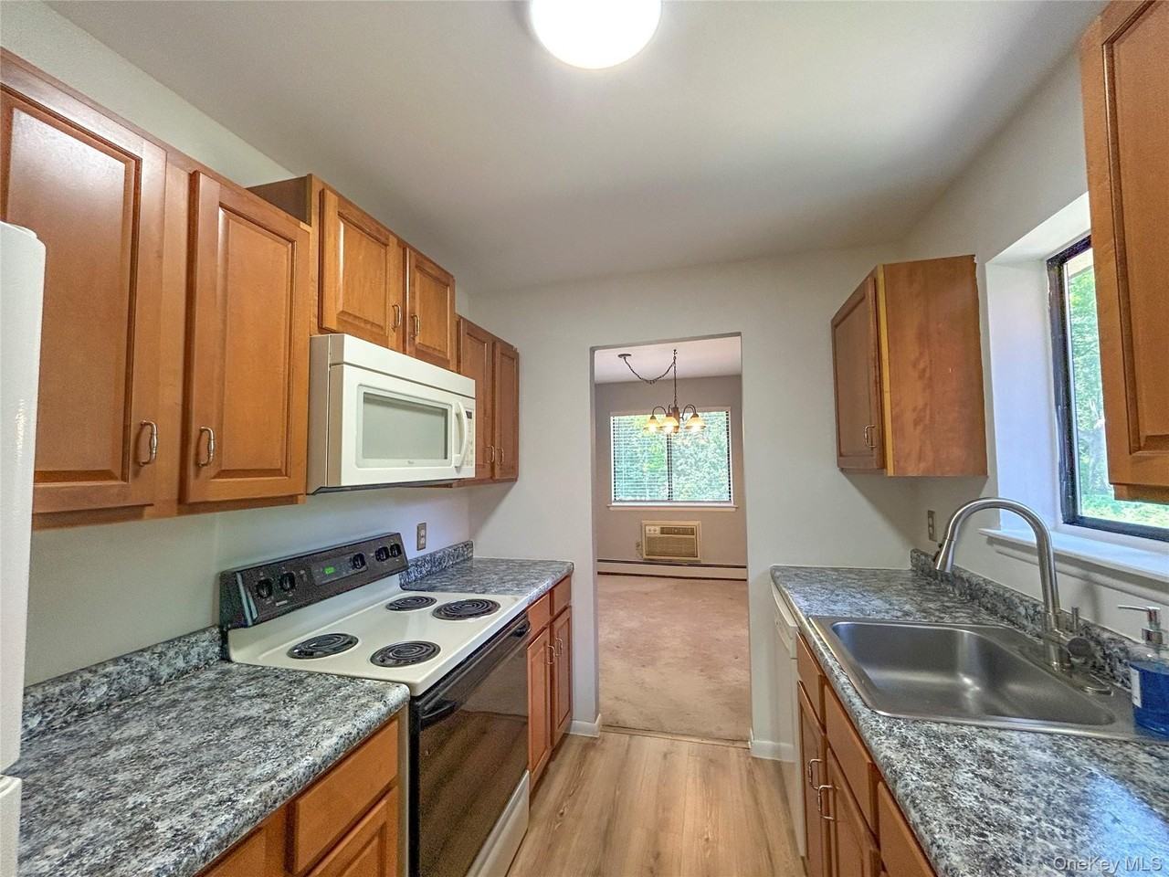 5 Loudon Dr #9 - Photo 5 of 13